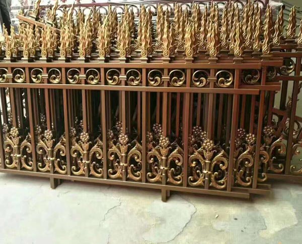 鋁藝護欄有哪些常見的應用？